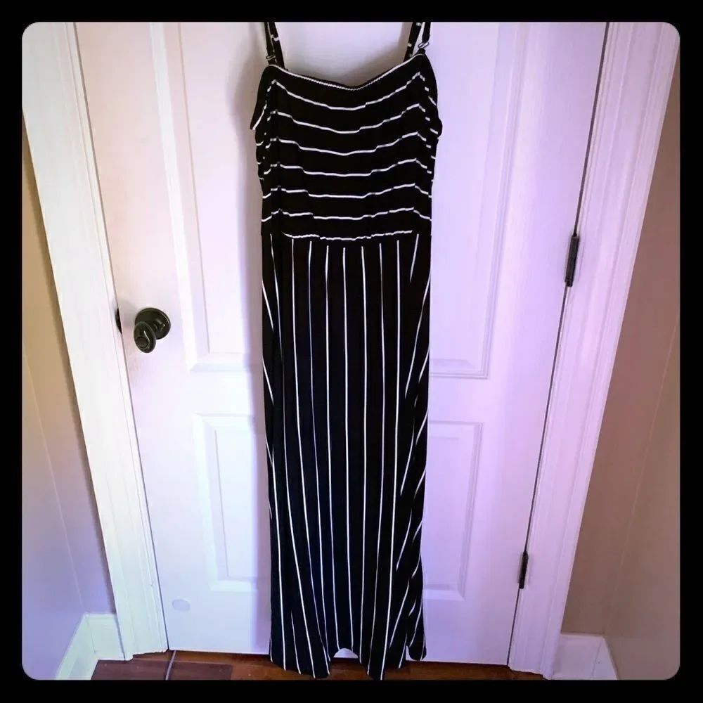 Chico’s Zenergy Black and white maxi dress